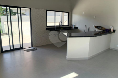Casa à venda com 3 suítes em Aruã, Mogi das Cruzes, SP