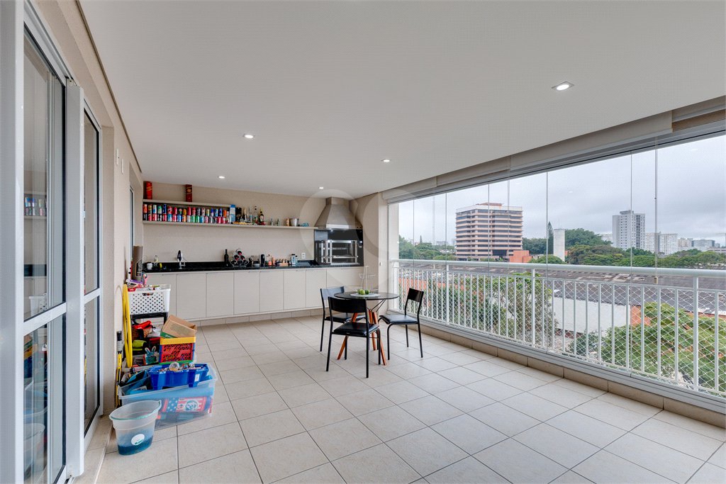 Apartamento à venda com 4 quartos, sendo 2 suítes, em Santo Amaro, São Paulo, SP