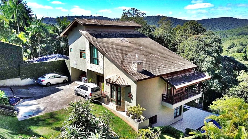 Casa à venda com 3 quartos no condomínio Alpes da Cantareira, Mairiporã - SP