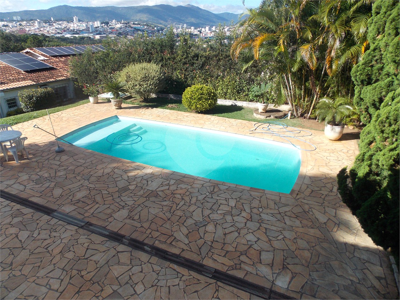 Casa à venda com 2 quartos, sendo 1 suíte, em Campos de Atibaia, Atibaia, SP