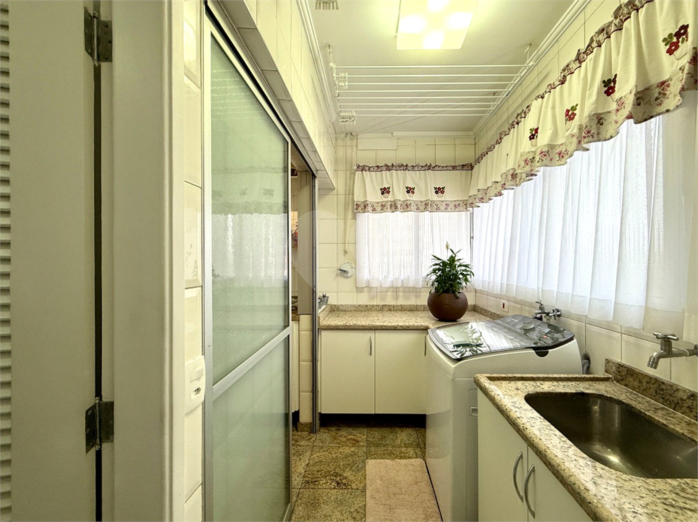 Apartamento à venda com 3 suítes em Campo Belo, São Paulo, SP