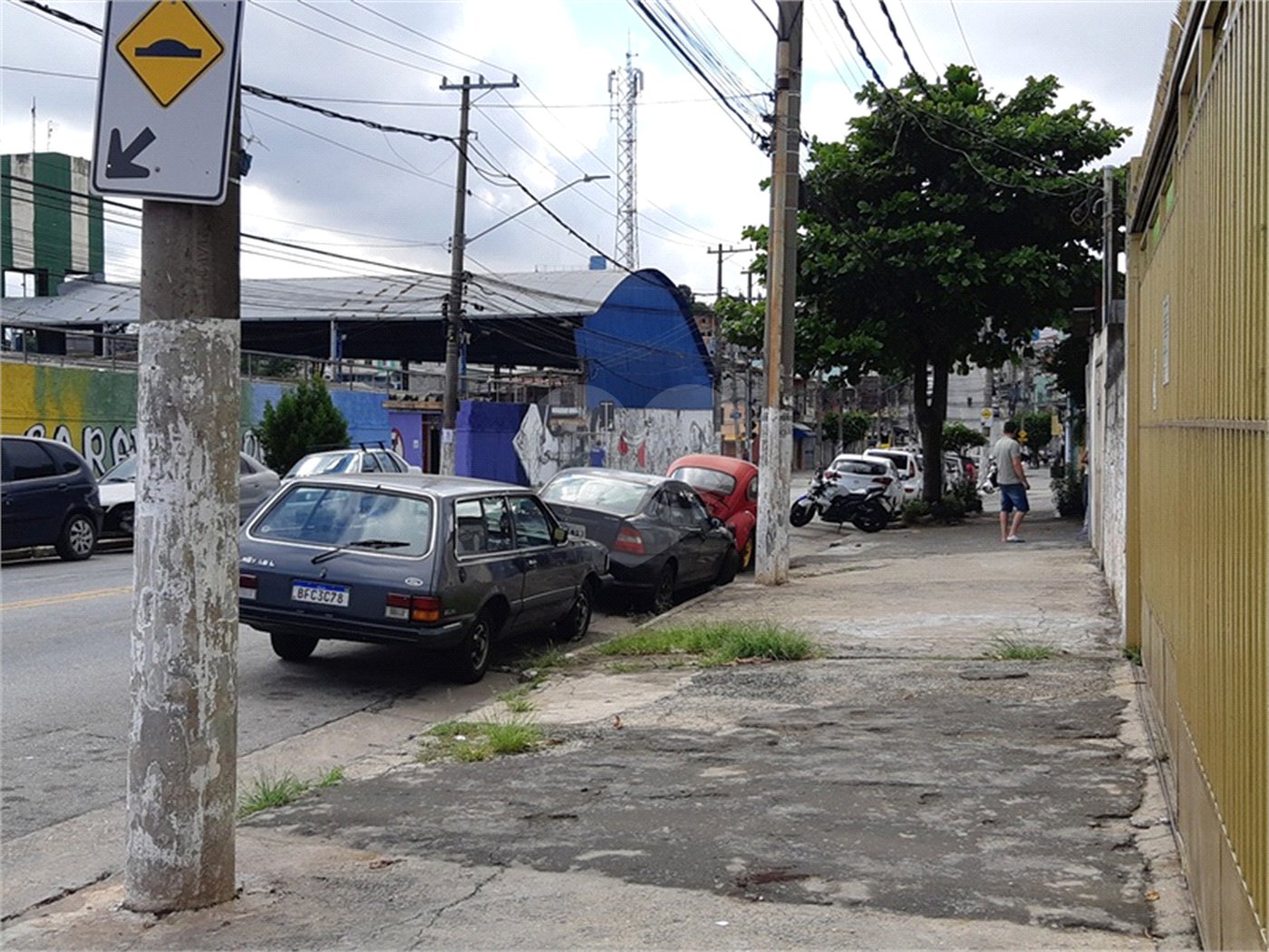 Sobrado à venda com 20 quartos em Jardim Peri, São Paulo, SP