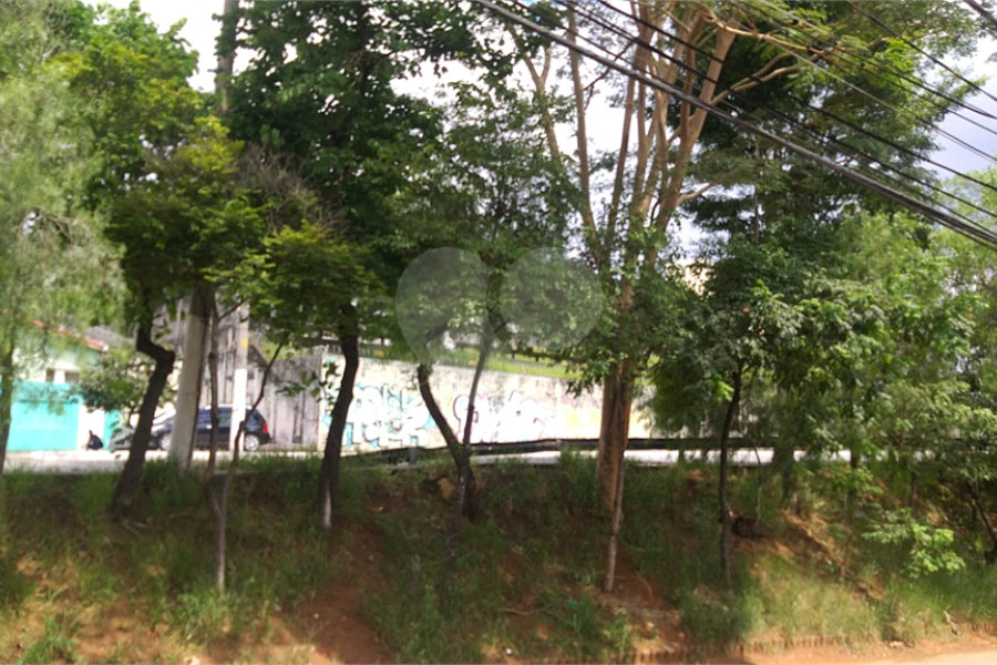 Terreno à venda com 4 quartos, sendo 1 suíte, em Parada Inglesa, São Paulo, SP