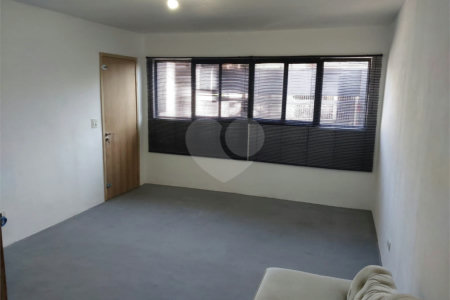Casa à venda com 5 quartos, sendo 2 suítes,  em Jardim Bonfiglioli, São Paulo, SP