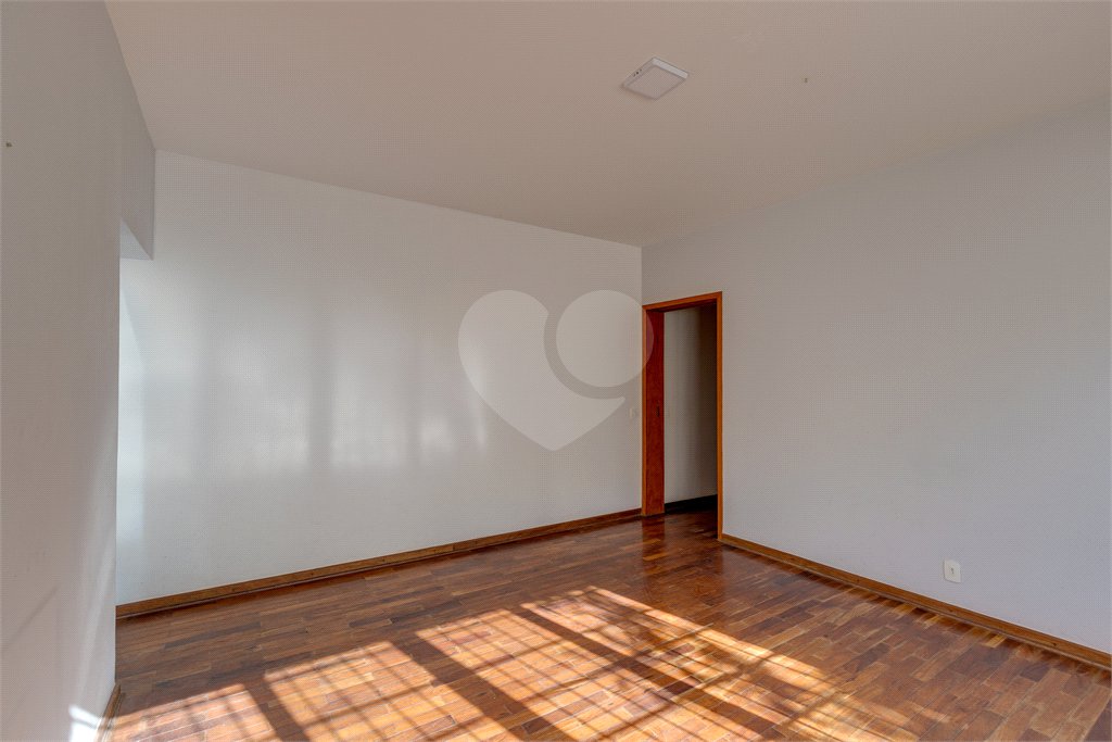 Sobrado à venda com 3 quartos, sendo 1 suíte, em Alto da Boa Vista, São Paulo, SP