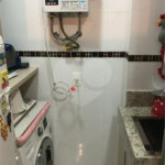 Apartamento em Bragança Paulista com 1 suíte, cozinha americana, varanda, 1 vaga garagem, área lazer com piscina e salão de festas