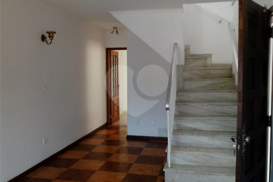 Sobrado à venda com 3 quartos, sendo 1 suíte, em Tremembé, São Paulo, SP