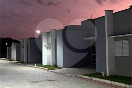 Casa à venda com 2 suítes no condomínio Villággio Álvaro Scalet, Salto - SP