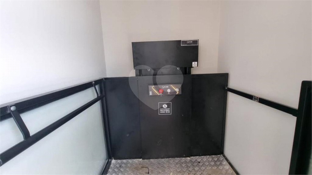 Casa à venda com 3 suítes no condomínio Portal dos Bandeirantes, Salto - SP