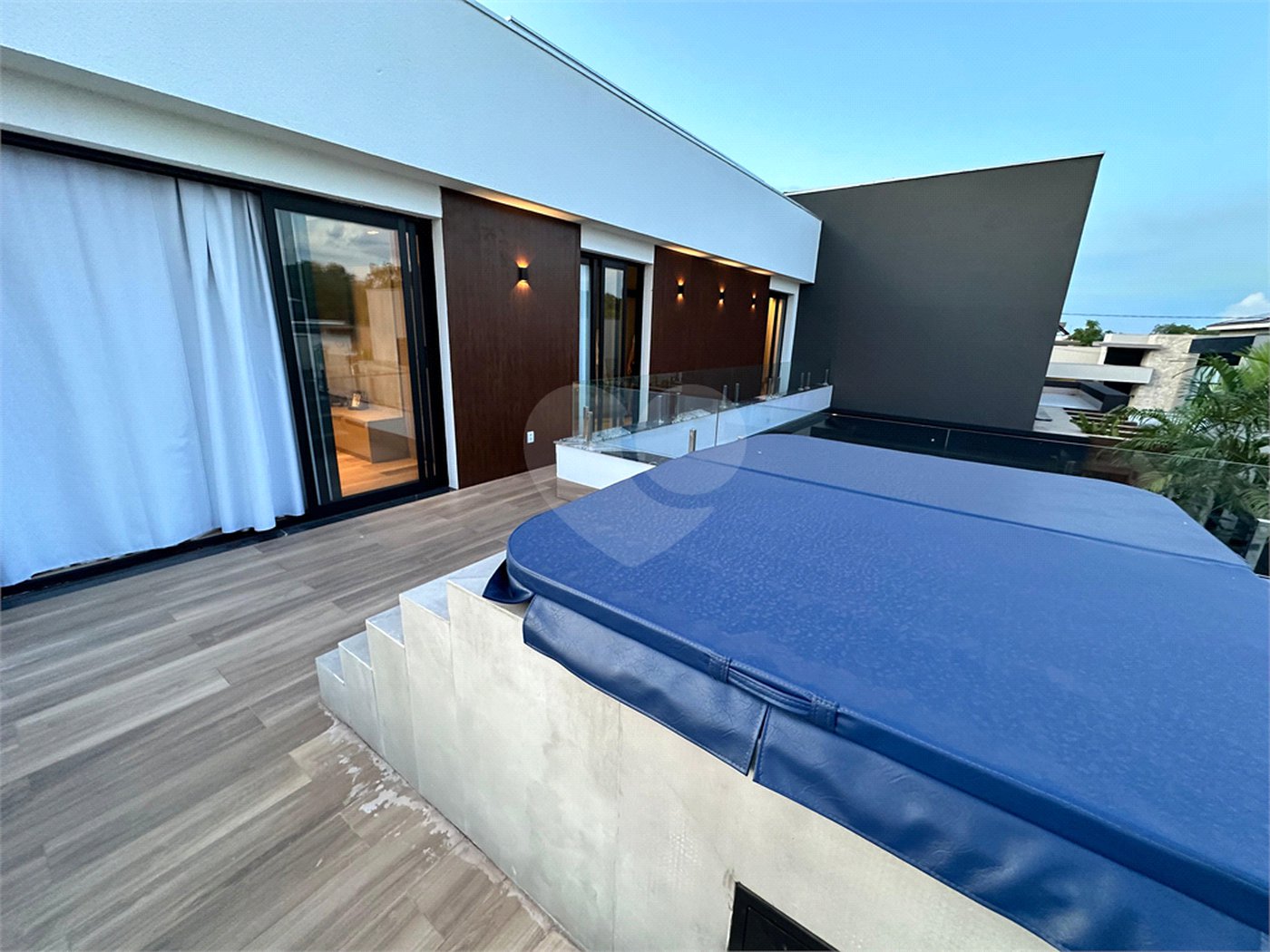 Casa à venda com 3 suítes no condomínio Residencial Florais Itália, Cuiabá - MT