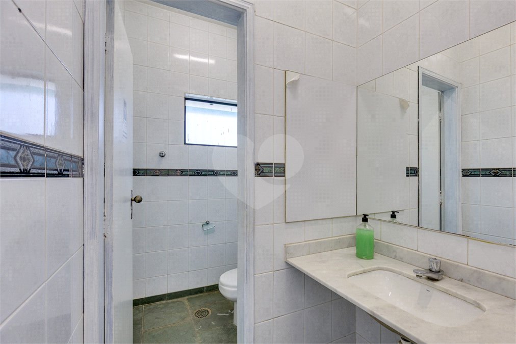 Sobrado à venda ou para alugar com 4 quartos em Jardim Petrópolis, São Paulo, SP