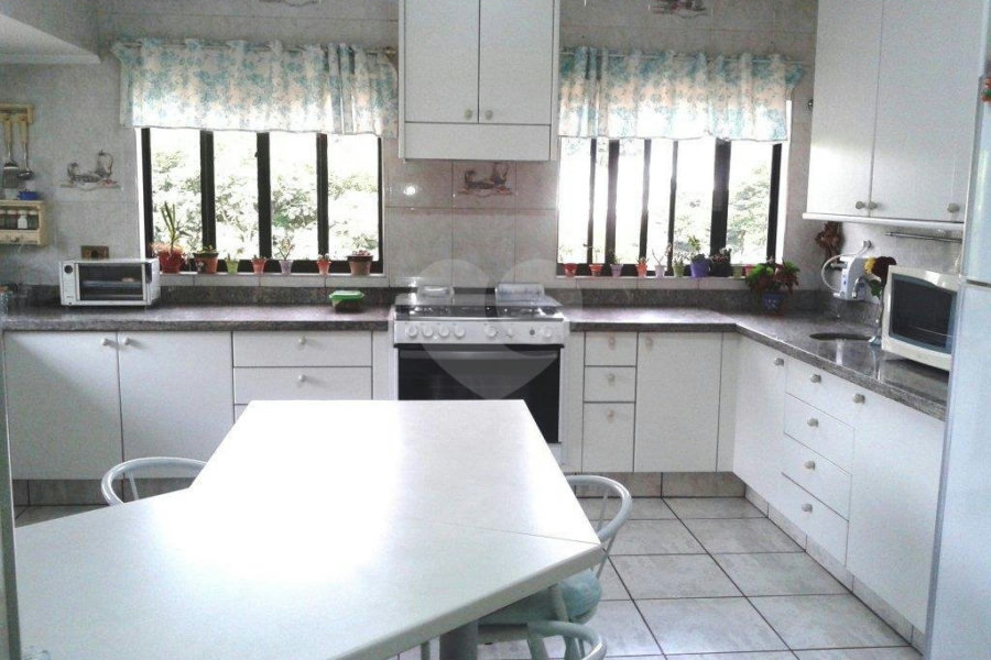 Casa Térrea à venda ou para alugar com 4 suítes em Jardim Floresta, São Paulo, SP