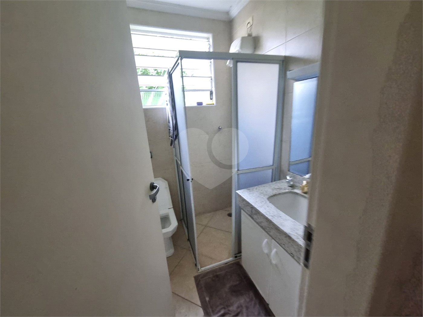 Casa à venda com 4 quartos, sendo 1 suíte,  em Vila Clementino, São Paulo, SP