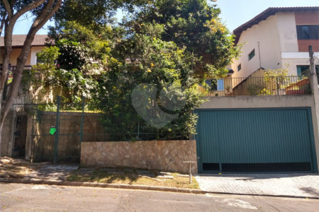 Sobrado à venda com 4 quartos, sendo 1 suíte, em Parque dos Príncipes, São Paulo, SP