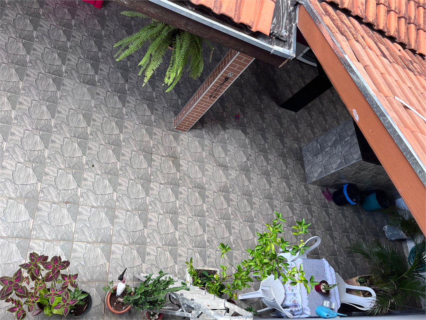 Sobrado à venda com 5 quartos, sendo 2 suítes,  em Jardim da Granja, São José dos Campos, SP