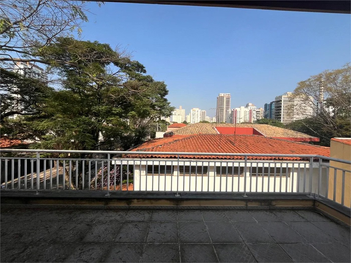 Sobrado à venda com 4 quartos, sendo 1 suíte, em Vila Cordeiro, São Paulo, SP
