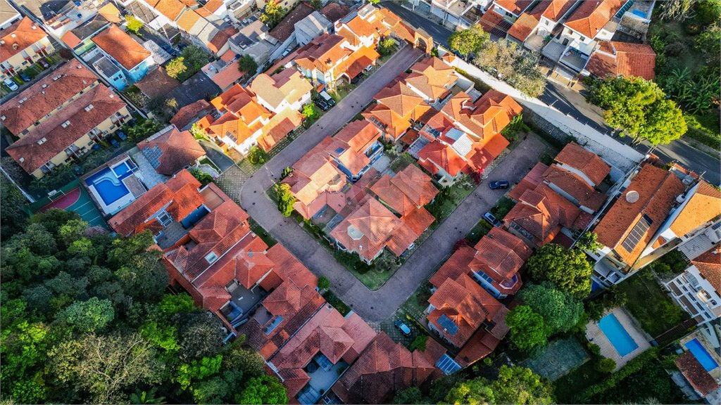 Casa à venda ou para alugar com 4 quartos, sendo 3 suítes,  no condomínio Da Serra, São Paulo - SP