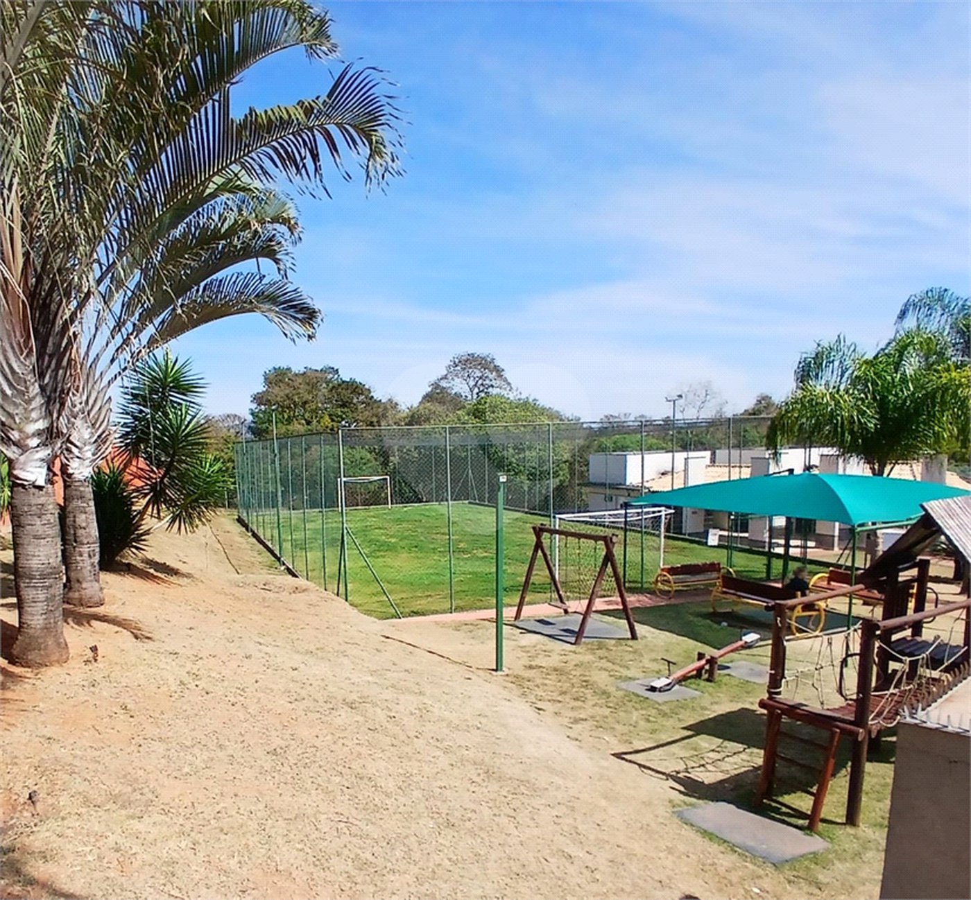 Casa à venda com 3 quartos, sendo 1 suíte, no condomínio Golden Park Residence II, Sorocaba - SP