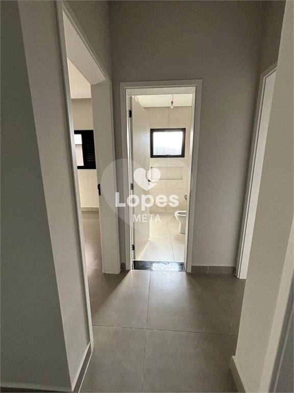 Casa à venda com 3 quartos, sendo 1 suíte,  no condomínio Terras do Vale, Caçapava - SP