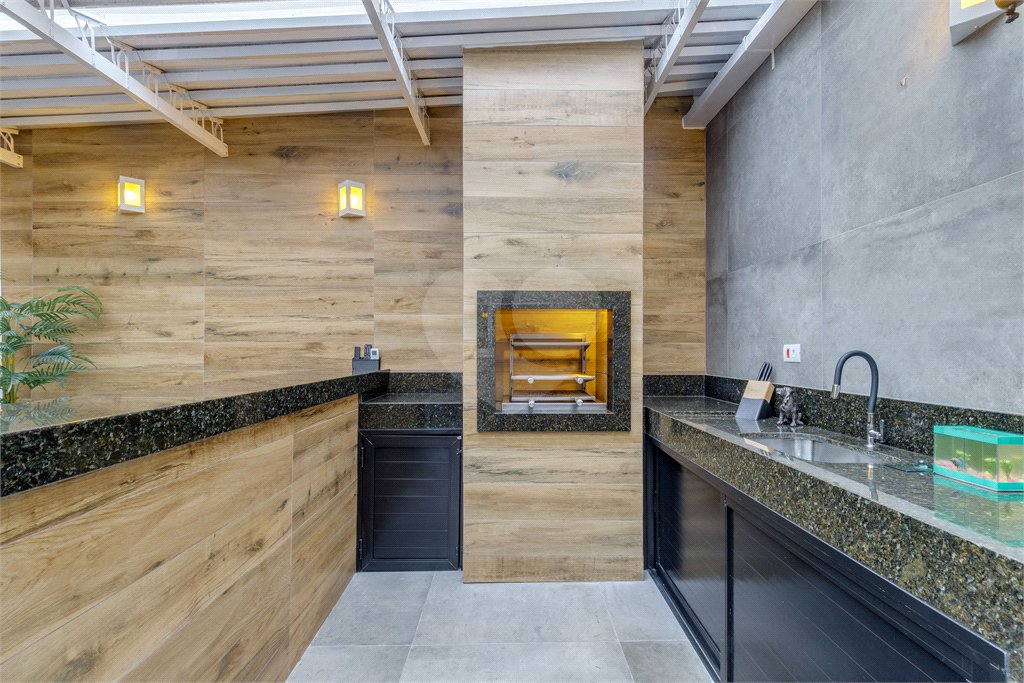 Casa à venda com 4 quartos, sendo 2 suítes, no condomínio Residencial Vila Lagos, São Paulo - SP