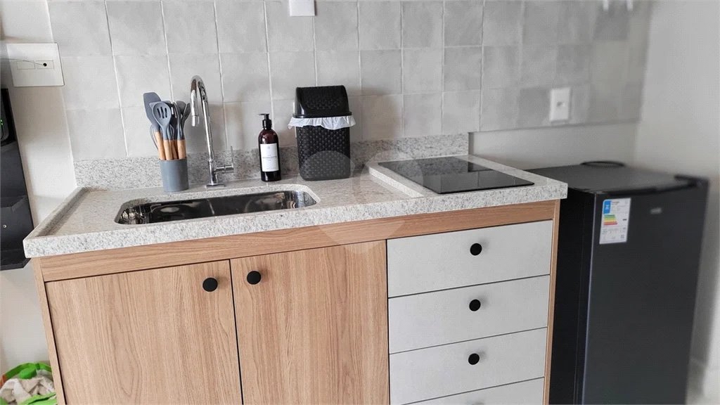 Studio sofisticado, totalmente mobiliado e pronto para morar