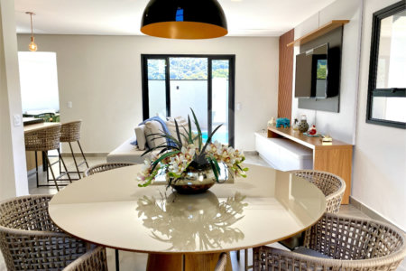 Casa à venda com 3 quartos, sendo 2 suítes, no condomínio Residencial Marchant Buarque, Atibaia - SP