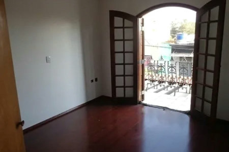 Casa à venda com 3 quartos, sendo 1 suíte,  em Vila Campesina, Osasco, SP