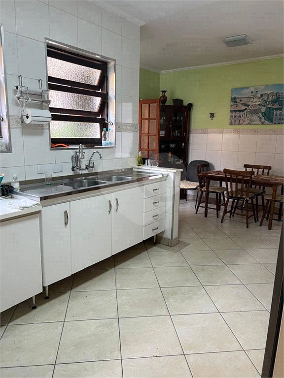 Casa à venda com 3 quartos, sendo 1 suíte, em Vila Mariana, São Paulo, SP