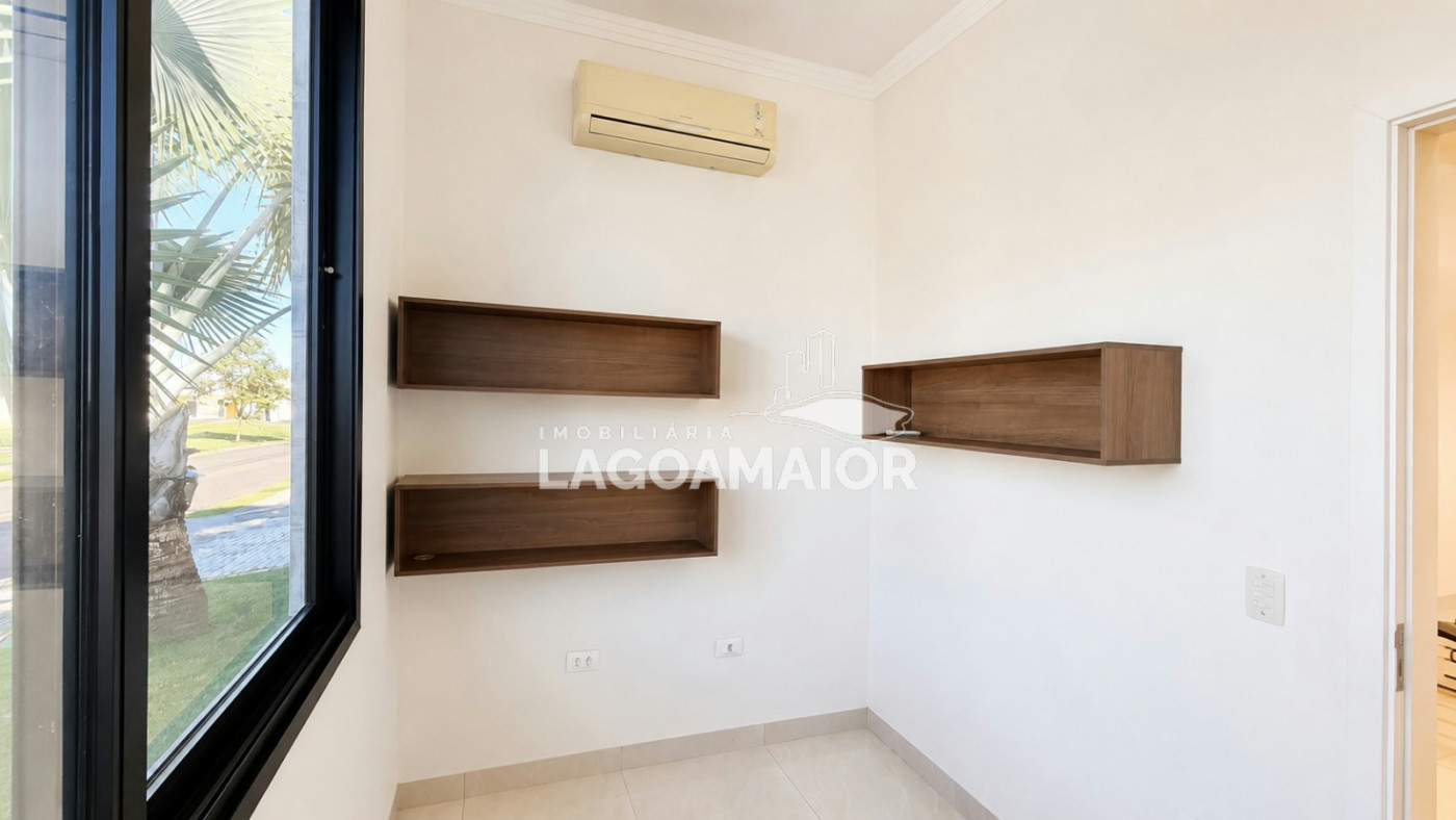 Casa à venda com 3 quartos, sendo 3 suítes, no condomínio Residencial Costa Leste, Três Lagoas - MS