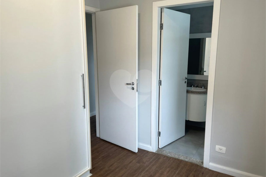 Apartamento à venda com 3 suítes em Campo Belo, São Paulo, SP