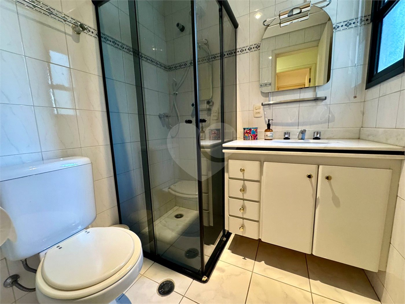 Apartamento à venda com 4 quartos, sendo 2 suítes,  em Pinheiros, São Paulo, SP