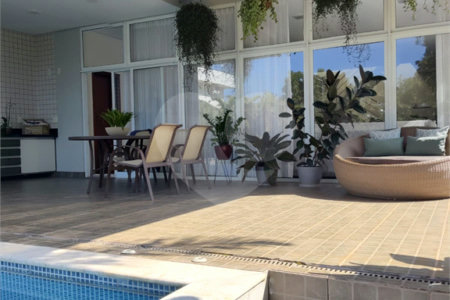 Casa à venda com 4 quartos, sendo 3 suítes, no condomínio Estância Marambaia, Vinhedo - SP