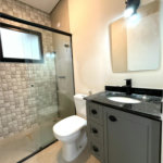 Casa à venda ou para alugar com 3 quartos, sendo 1 suíte, no condomínio Residencial Marchant Buarque, Atibaia - SP