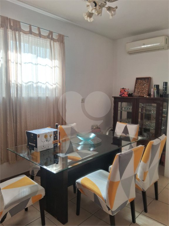 Casa à venda com 3 quartos, sendo 2 suítes, no condomínio Rio Bon, Rio de Janeiro - RJ