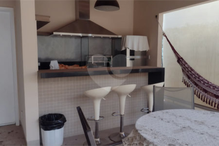 Casa à venda com 3 quartos, sendo 1 suíte, no condomínio Residencial Bouganville, Araraquara - SP
