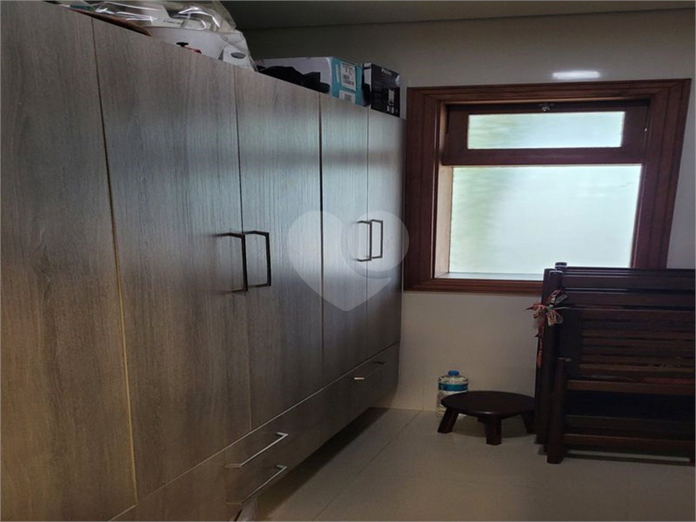 Casa à venda com 4 quartos, sendo 2 suítes, no condomínio Alpes da Cantareira, Mairiporã - SP