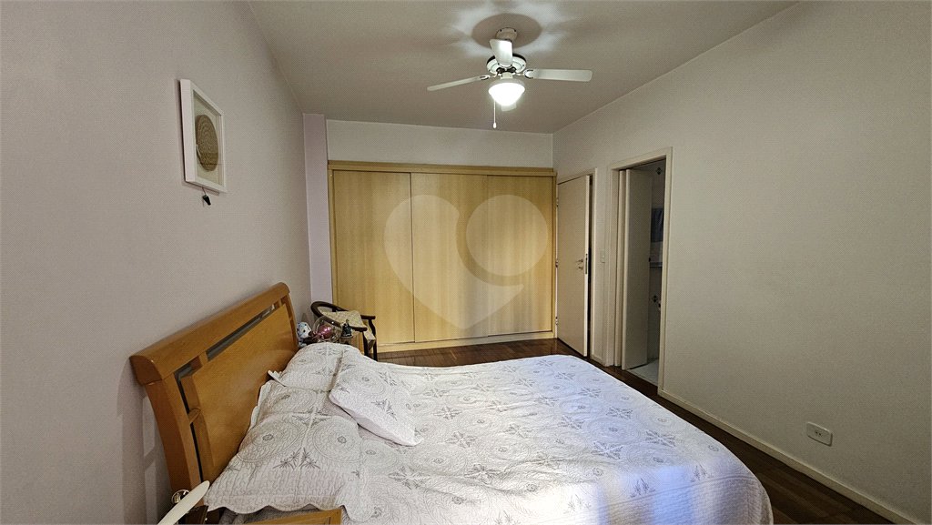 Apartamento à venda com 3 quartos, sendo 1 suíte, em Moema, São Paulo, SP