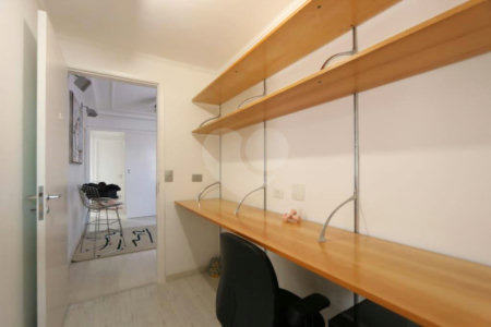 Apartamento à venda com 4 quartos, sendo 2 suítes,  em Vila Uberabinha, São Paulo, SP