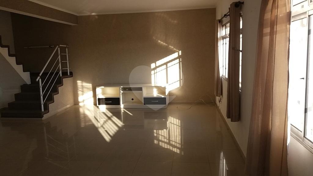 Sobrado à venda com 3 quartos, sendo 1 suíte, em Vila Mariza Mazzei, São Paulo, SP
