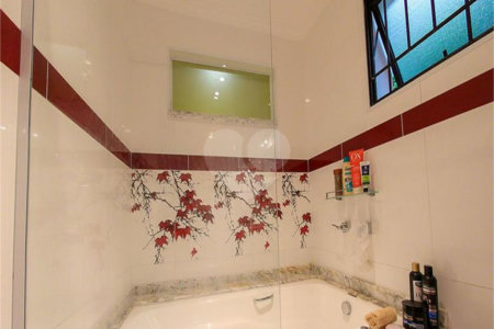 Sobrado à venda com 4 quartos, sendo 3 suítes, em Vila Mazzei, São Paulo, SP