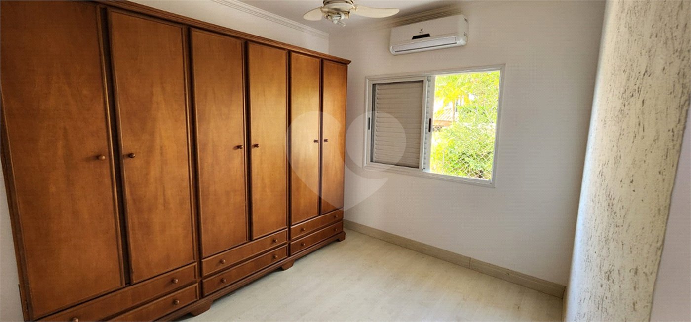 Casa à venda com 3 suítes no condomínio Recanto dos Paturis, Vinhedo - SP