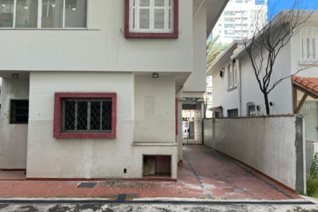 Casa com 4 dormitórios para alugar, 335 m² por R$ 21.181,12 - Gonzaga - Santos/SP