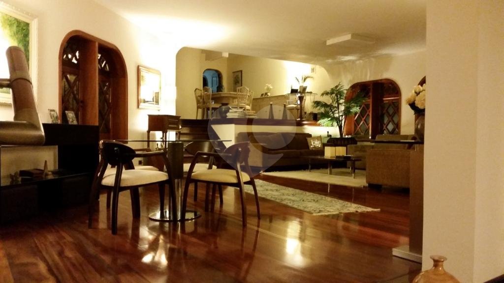 Casa à venda com 5 suítes em Jardim Marajoara, São Paulo, SP