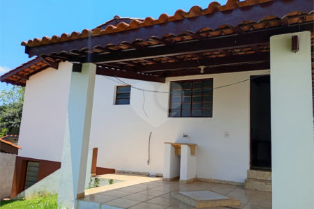 Casa Térrea à venda com 3 quartos em Guaxinduva, Atibaia, SP