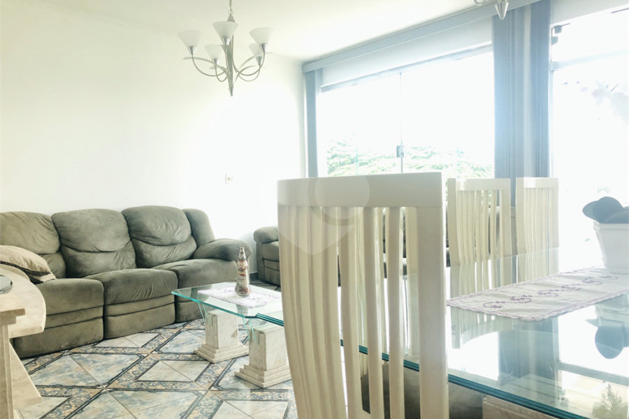 Sobrado à venda com 3 quartos, sendo 1 suíte, em Vila Romero, São Paulo, SP