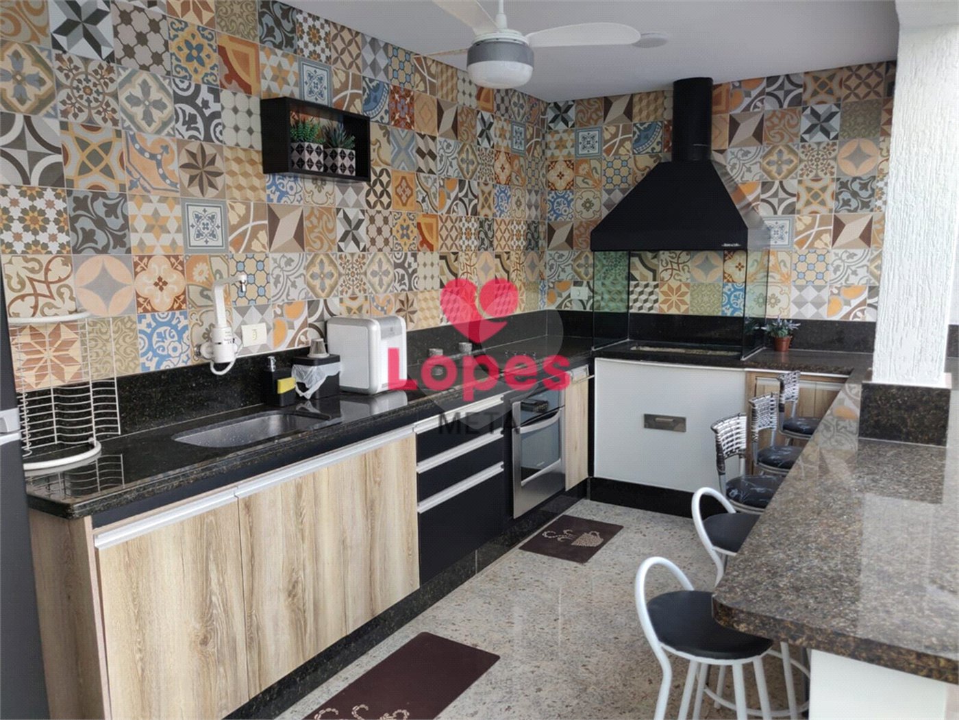Casa à venda com 3 suítes no condomínio Jaridim Coleginho, Jacareí - SP
