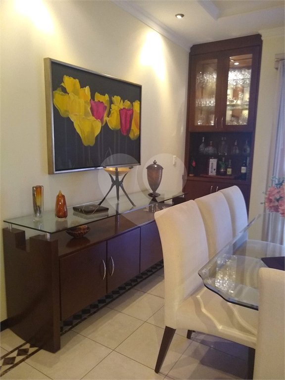 Casa à venda com 4 quartos, sendo 2 suítes, no condomínio Osato, Atibaia - SP
