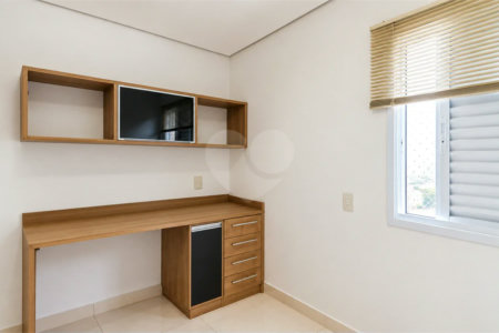 Apartamento de 84m² na Vila Lusitânia, em São Bernardo do Campo, com 3 dormitórios, suíte com varanda, 2 vagas cobertas, depósito privativo e lazer completo.