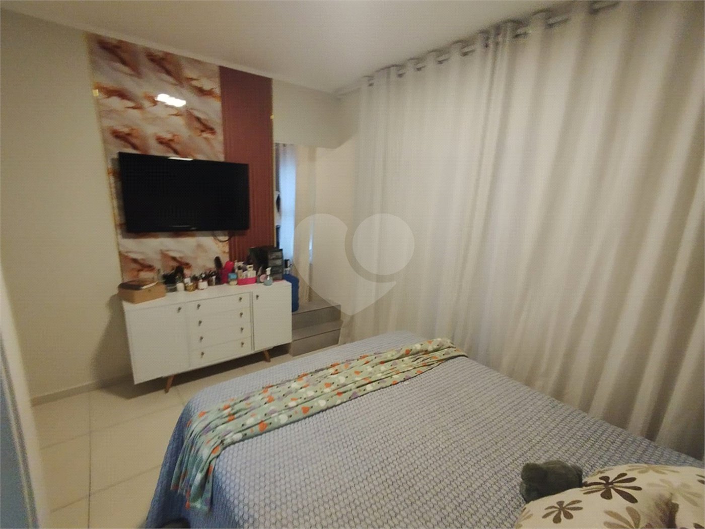 Casa à venda com 2 quartos, sendo 1 suíte, no condomínio Residencial Viva Vida, Cotia - SP