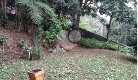 Casa à venda com 4 quartos, sendo 2 suítes, no condomínio Parque Imperial da Cantareira, Mairiporã - SP